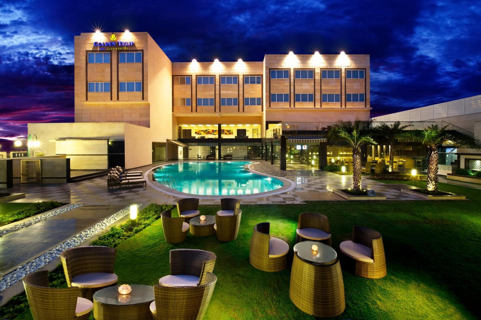 Golden Tulip Bhiwadi Hotel Bagian luar foto
