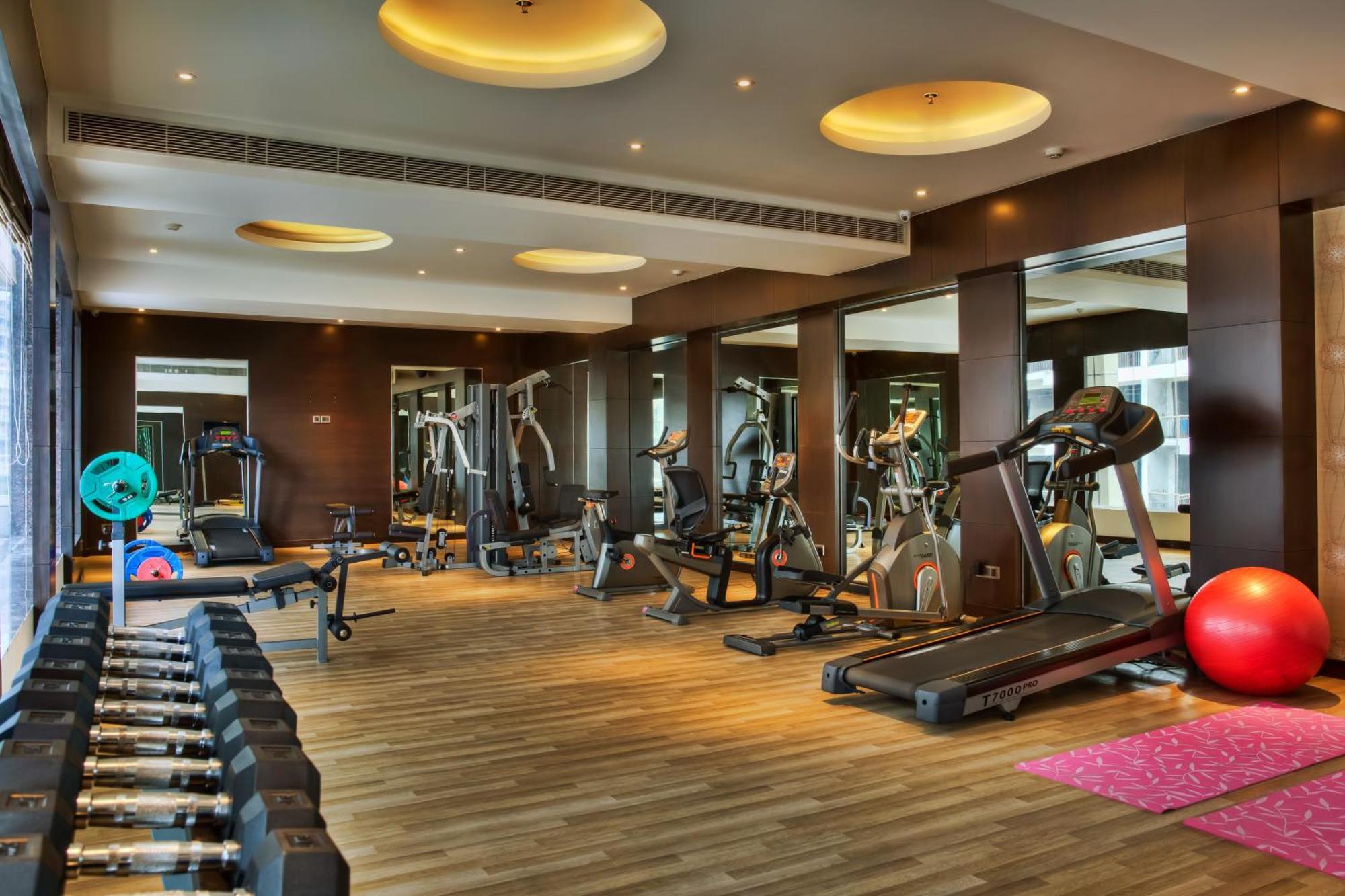 Golden Tulip Bhiwadi Hotel Bagian luar foto
