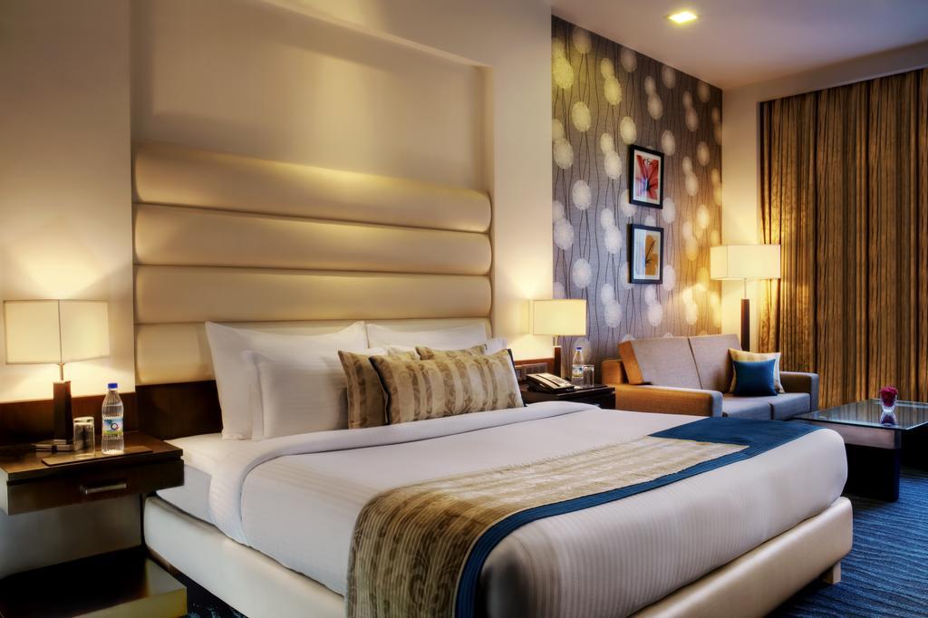 Golden Tulip Bhiwadi Hotel Bagian luar foto