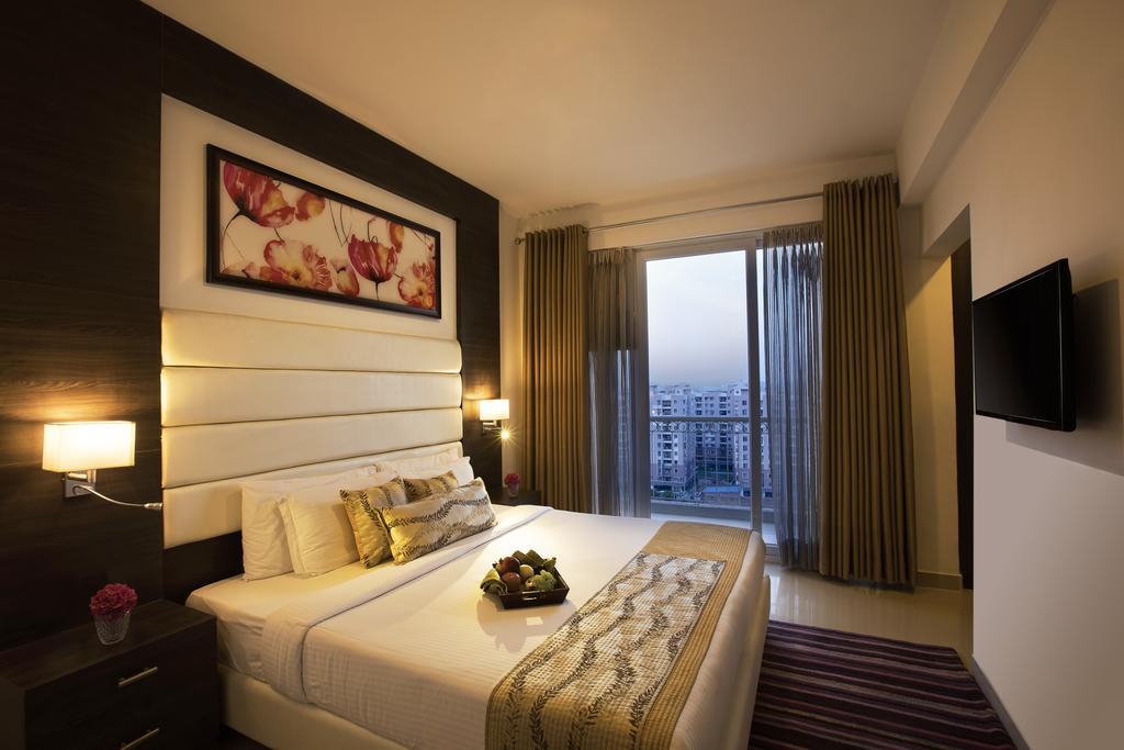 Golden Tulip Bhiwadi Hotel Bagian luar foto