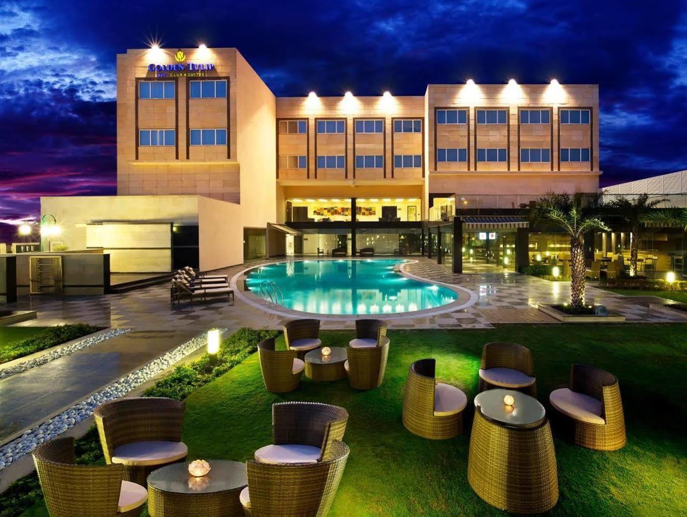 Golden Tulip Bhiwadi Hotel Bagian luar foto