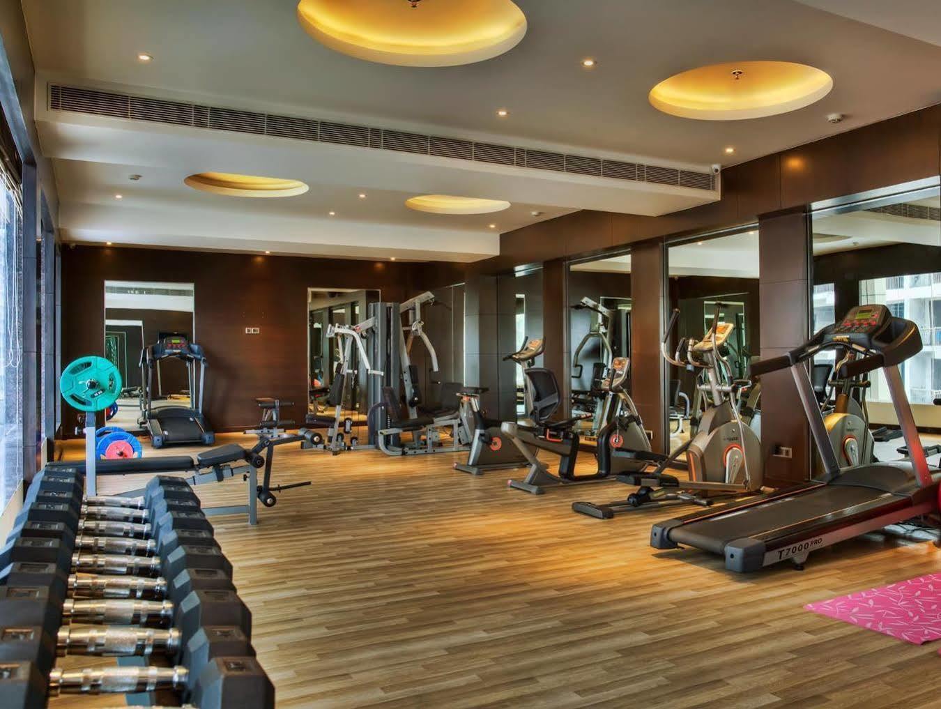 Golden Tulip Bhiwadi Hotel Bagian luar foto