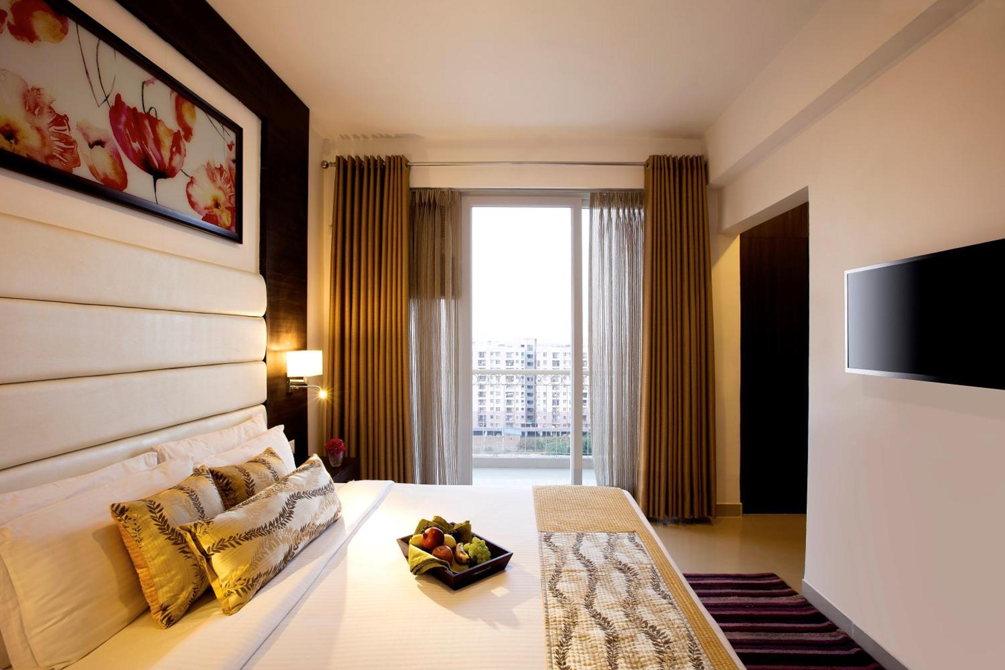 Golden Tulip Bhiwadi Hotel Bagian luar foto
